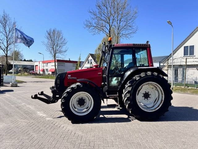 Valtra 6400, Luchtremmen, Fronthef, Frontaftakas - Traktor: foto 1 Valtra 6400, Luchtremmen, Fronthef, Frontaftakas - Traktor: foto 1