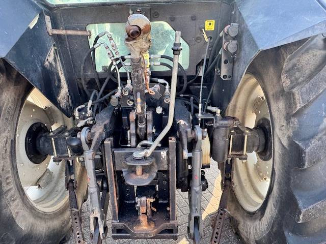 Valtra 6650 Hitech, FH+PTO, 8265 uur! - Traktor: foto 3 Valtra 6650 Hitech, FH+PTO, 8265 uur! - Traktor: foto 3