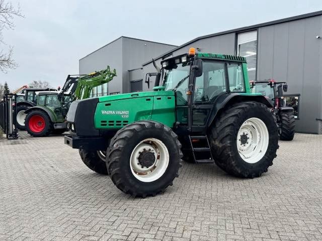 Valtra 8350 Hitech - Traktor: foto 2 Valtra 8350 Hitech - Traktor: foto 2