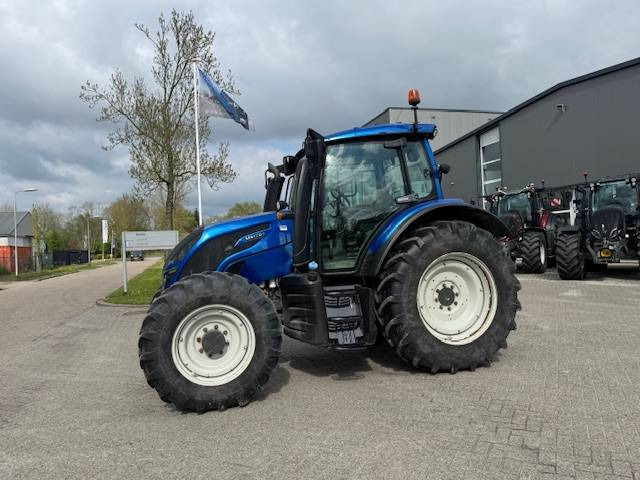 Valtra N134 Versu Smart Touch, GPS - Traktor: foto 2 Valtra N134 Versu Smart Touch, GPS - Traktor: foto 2