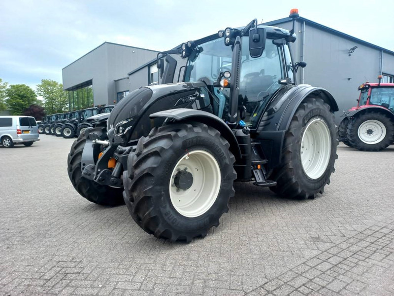 Valtra N155 Ecopower Direct Smart Touch! - Traktor: foto 1 Valtra N155 Ecopower Direct Smart Touch! - Traktor: foto 1