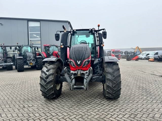 Valtra T144 Hitech - Traktor: foto 5 Valtra T144 Hitech - Traktor: foto 5