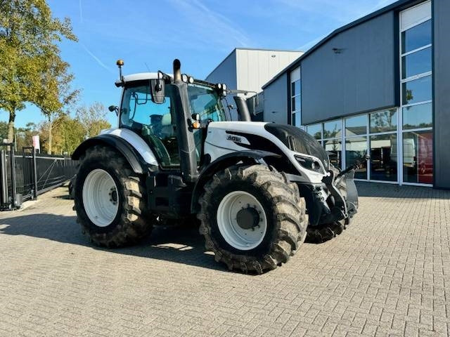 Lizingu i Valtra T214 Versu Valtra T214 Versu: foto 16