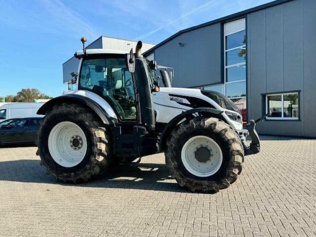 Lizingu i Valtra T214 Versu Valtra T214 Versu: foto 18