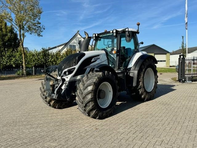 Lizingu i Valtra T214 Versu Valtra T214 Versu: foto 10