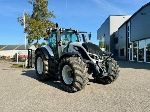 Valtra T214 Versu - Traktor: foto 2 Valtra T214 Versu - Traktor: foto 2