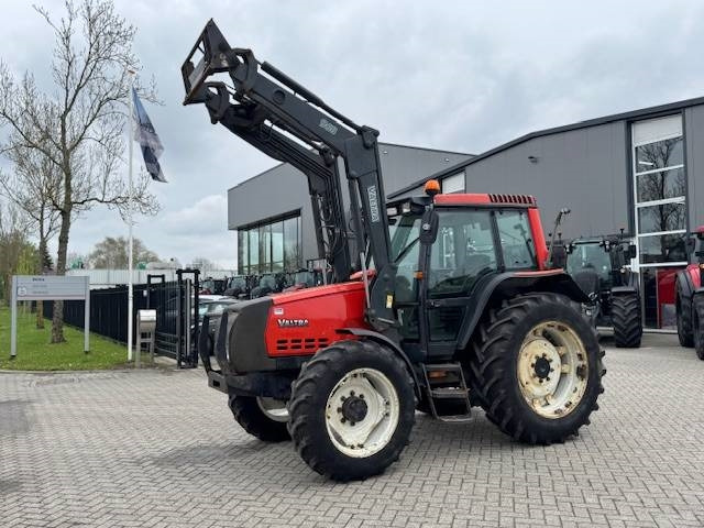 Valtra Valmet 6650 Hitech, voorlader, vloeistofkoppeling - Traktor: foto 1 Valtra Valmet 6650 Hitech, voorlader, vloeistofkoppeling - Traktor: foto 1