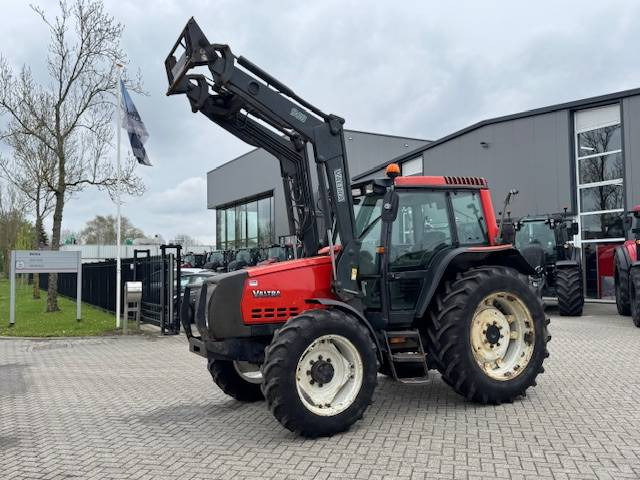 Valtra Valmet 6650 Hitech, voorlader, vloeistofkoppeling - Traktor: foto 1 Valtra Valmet 6650 Hitech, voorlader, vloeistofkoppeling - Traktor: foto 1