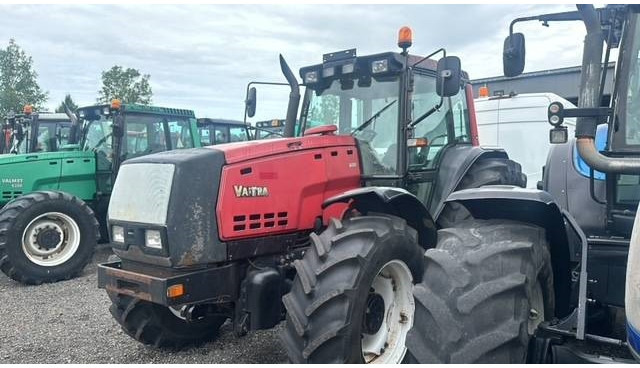 Valtra Valmet 8450, Voorasvering! - Traktor: foto 2 Valtra Valmet 8450, Voorasvering! - Traktor: foto 2
