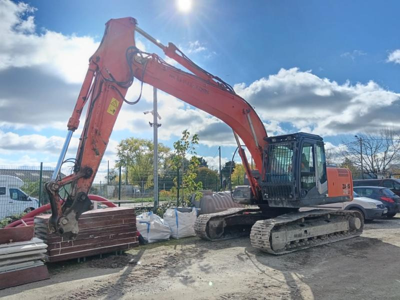 Hitachi ZX210LC-3 - Ekskavator me zinxhirë: foto 2 Hitachi ZX210LC-3 - Ekskavator me zinxhirë: foto 2