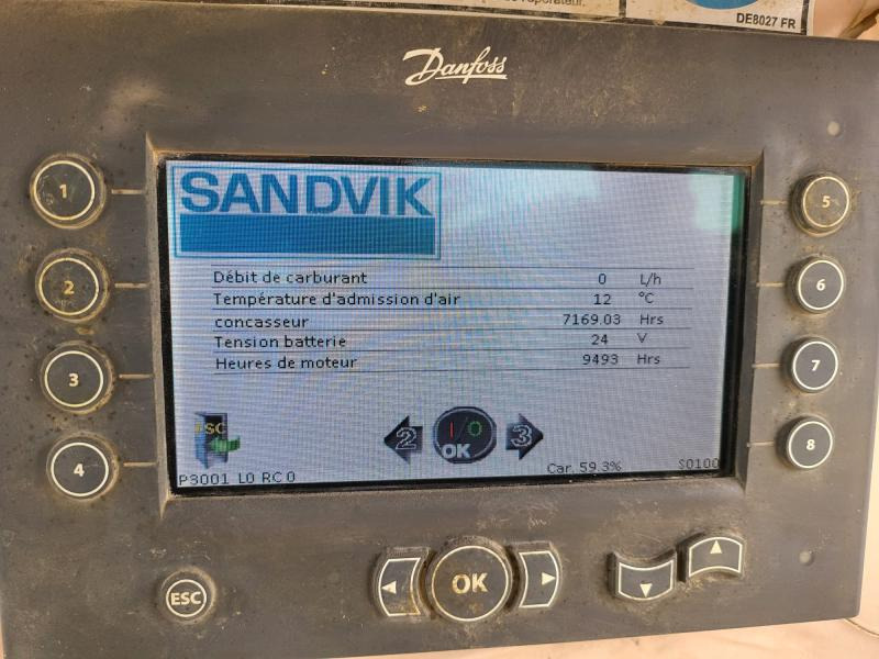 Thërrmues me ndikim Sandvik QI441 HSSD + Screener: foto 24 Thërrmues me ndikim Sandvik QI441 HSSD + Screener: foto 24