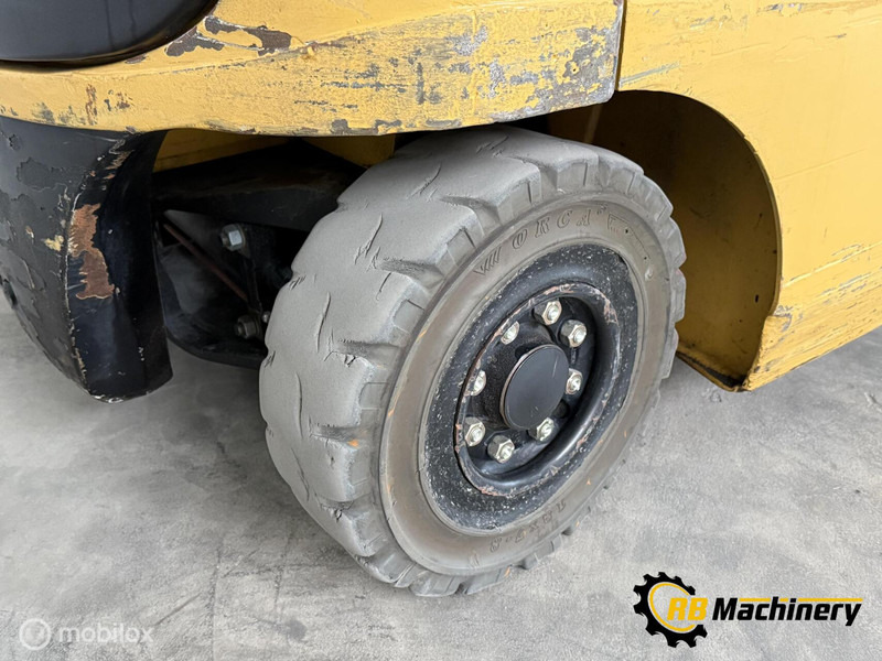 Caterpillar EP25K PAC - Pirun ngritës: foto 4 Caterpillar EP25K PAC - Pirun ngritës: foto 4