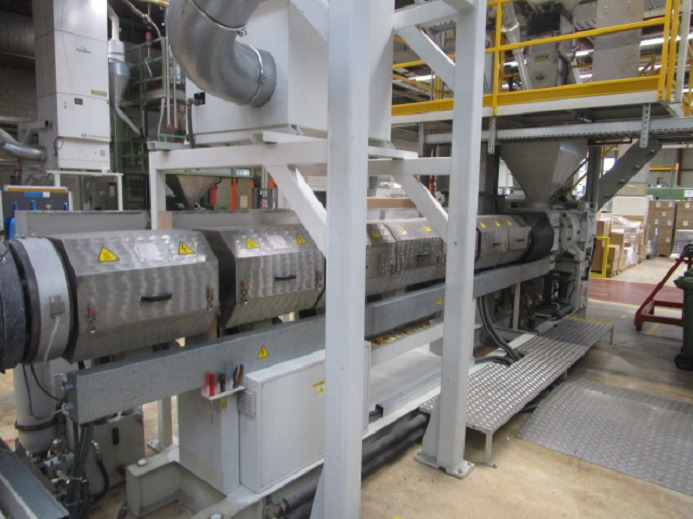 AMUT FLAT FILM EXTRUDER EA-160 FÜR PS/PP - Makineri paketimi: foto 4 AMUT FLAT FILM EXTRUDER EA-160 FÜR PS/PP - Makineri paketimi: foto 4