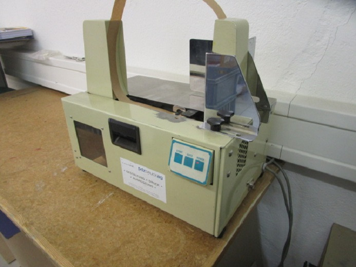 BANDEROLIERMASCHINE TANNER JC200 80 - Makineri paketimi: foto 2 BANDEROLIERMASCHINE TANNER JC200 80 - Makineri paketimi: foto 2