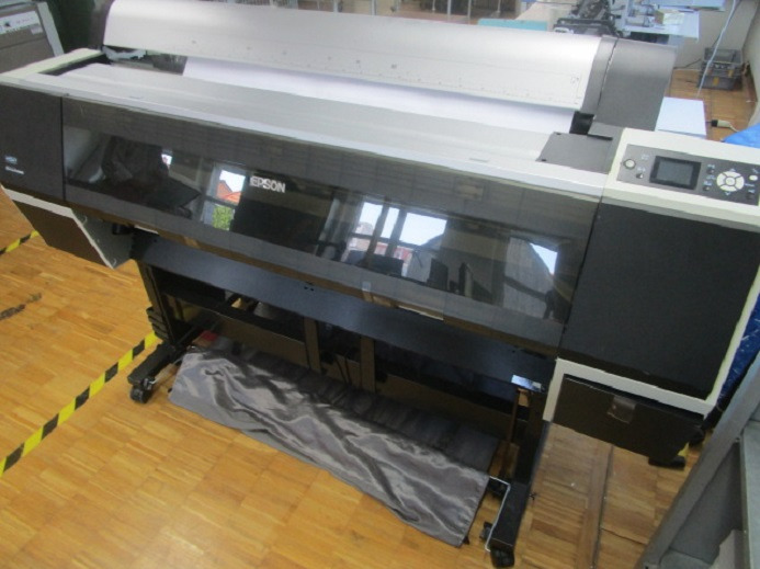 EPSON STYLUS PRO 9700 - Makinë printimi: foto 3 EPSON STYLUS PRO 9700 - Makinë printimi: foto 3