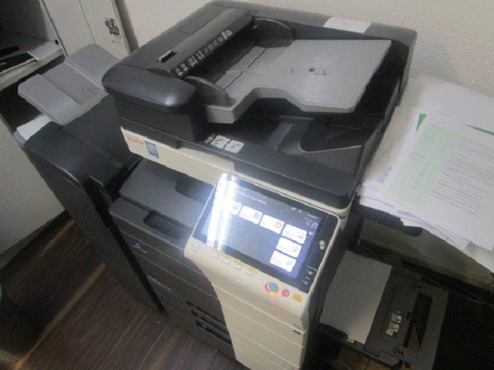 KONICA MINOLTA BIZHUB C458 - Makinë printimi: foto 2 KONICA MINOLTA BIZHUB C458 - Makinë printimi: foto 2