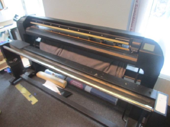 SCHNEIDEPLOTTER SUMMA S140 MIT UV-TROCKNER FCD-01 - Makinë për prerje letre: foto 1 SCHNEIDEPLOTTER SUMMA S140 MIT UV-TROCKNER FCD-01 - Makinë për prerje letre: foto 1