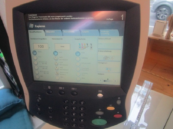 XEROX DC250 (Drucken, Kopieren, Scannen) mit Broschürenfinischer - Makinë printimi: foto 4 XEROX DC250 (Drucken, Kopieren, Scannen) mit Broschürenfinischer - Makinë printimi: foto 4