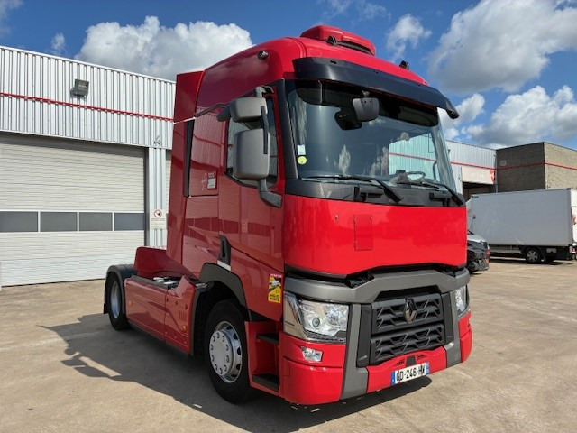 Renault Trucks T - Gjysmë-kamion: foto 2 Renault Trucks T - Gjysmë-kamion: foto 2