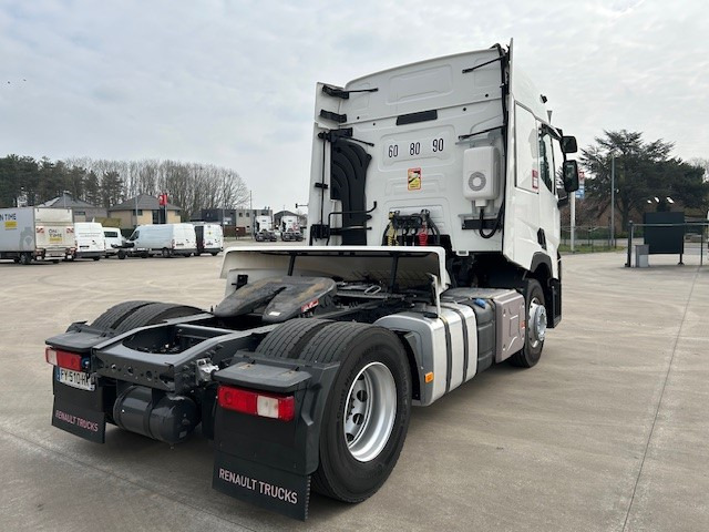 Renault Trucks T - Gjysmë-kamion: foto 3 Renault Trucks T - Gjysmë-kamion: foto 3