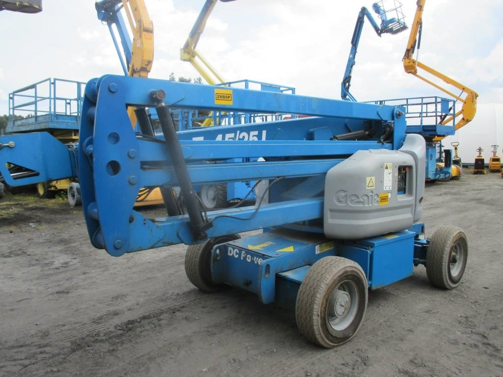 Genie Z 45/25 J DC - Krah me çernjerë: foto 3 Genie Z 45/25 J DC - Krah me çernjerë: foto 3