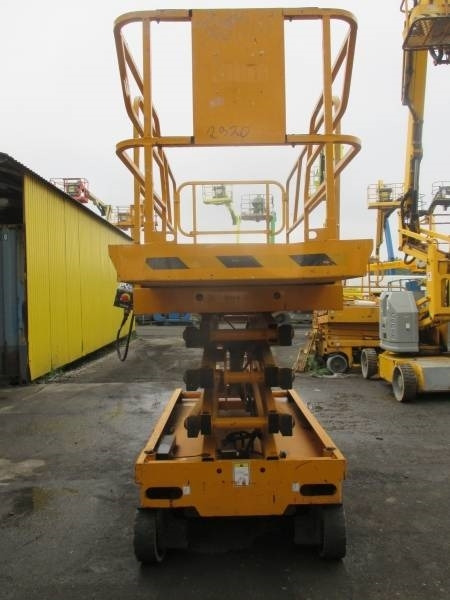 Haulotte Compact 10 - Ngritës gërshërë: foto 3 Haulotte Compact 10 - Ngritës gërshërë: foto 3