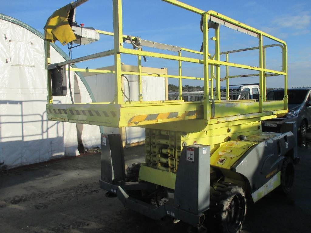 Haulotte Compact 12 DX - Ngritës gërshërë: foto 3 Haulotte Compact 12 DX - Ngritës gërshërë: foto 3