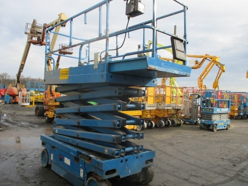 Haulotte Compact 14 - Ngritës gërshërë: foto 4 Haulotte Compact 14 - Ngritës gërshërë: foto 4