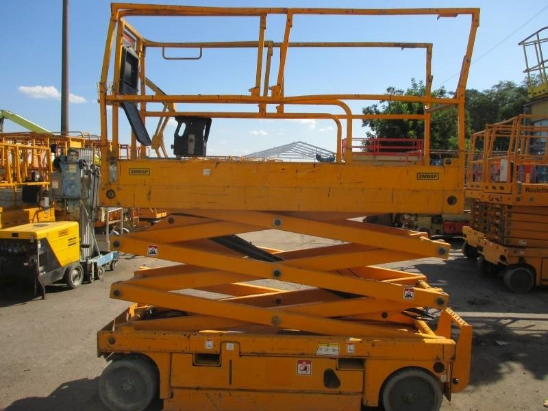 Haulotte Compact 8 - Ngritës gërshërë: foto 5 Haulotte Compact 8 - Ngritës gërshërë: foto 5