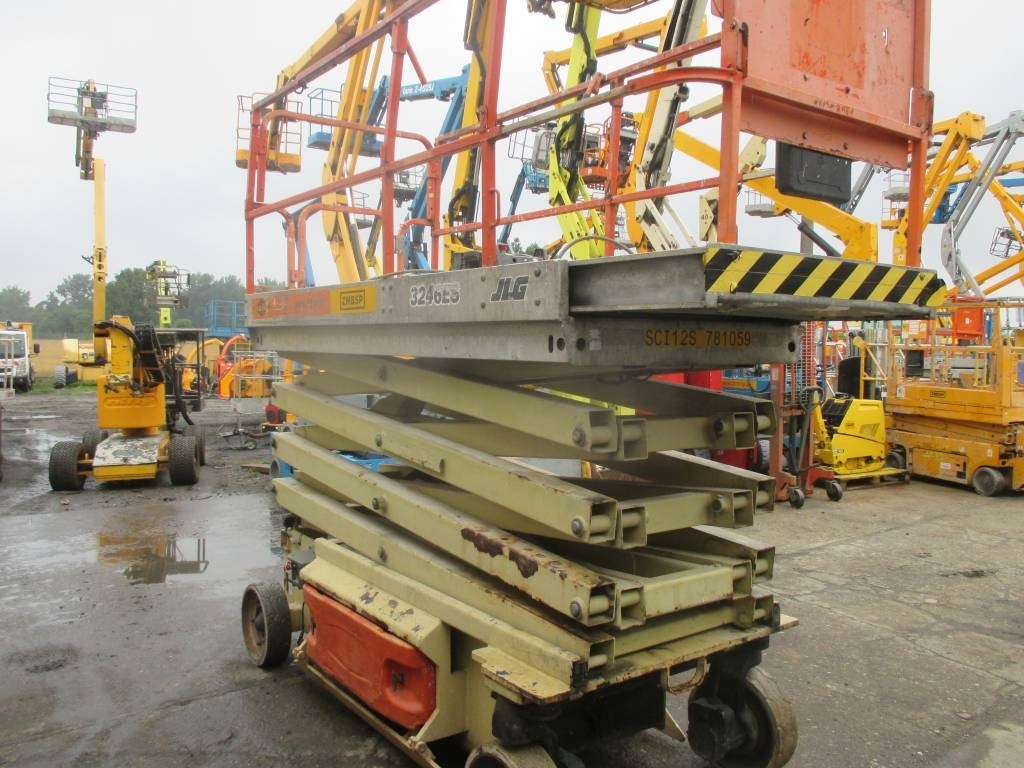 JLG 3246 ES - Ngritës gërshërë: foto 4 JLG 3246 ES - Ngritës gërshërë: foto 4