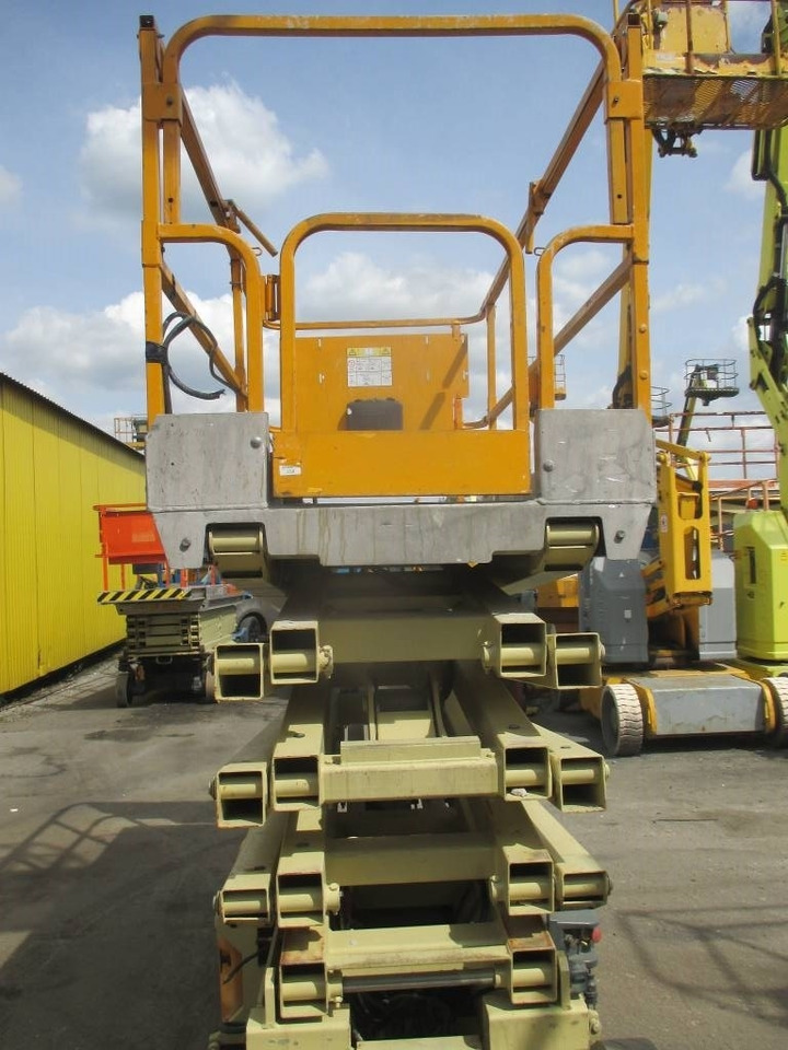 JLG 3246 ES - Ngritës gërshërë: foto 3 JLG 3246 ES - Ngritës gërshërë: foto 3