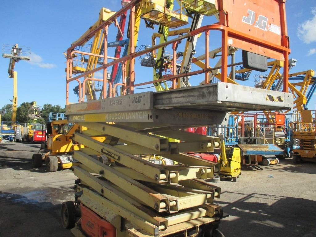 JLG 3246 ES - Ngritës gërshërë: foto 4 JLG 3246 ES - Ngritës gërshërë: foto 4