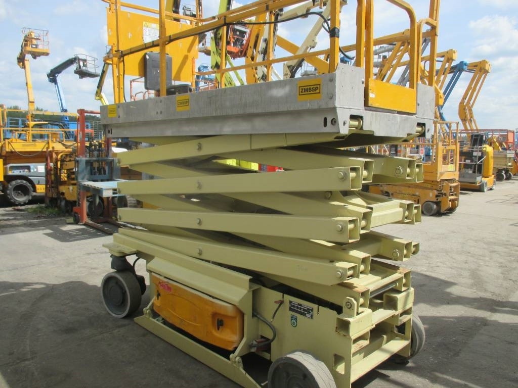 JLG 3246 ES - Ngritës gërshërë: foto 4 JLG 3246 ES - Ngritës gërshërë: foto 4