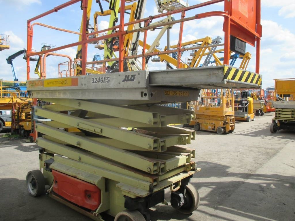 JLG 3246 ES - Ngritës gërshërë: foto 4 JLG 3246 ES - Ngritës gërshërë: foto 4