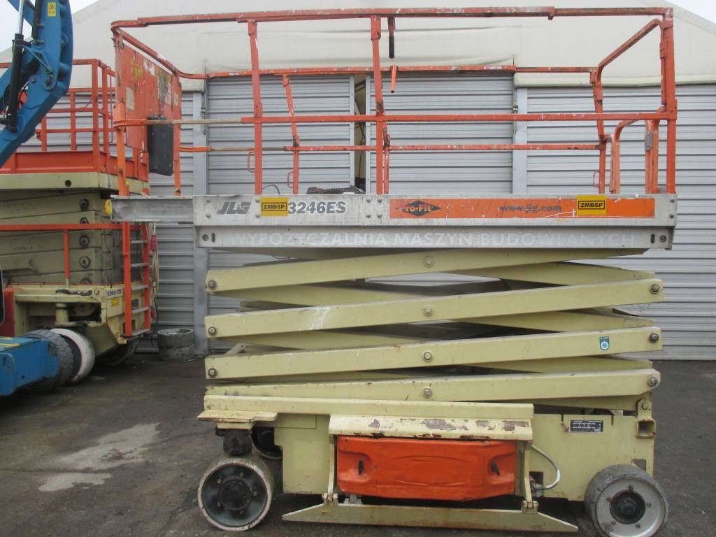 JLG 3246 ES - Ngritës gërshërë: foto 1 JLG 3246 ES - Ngritës gërshërë: foto 1