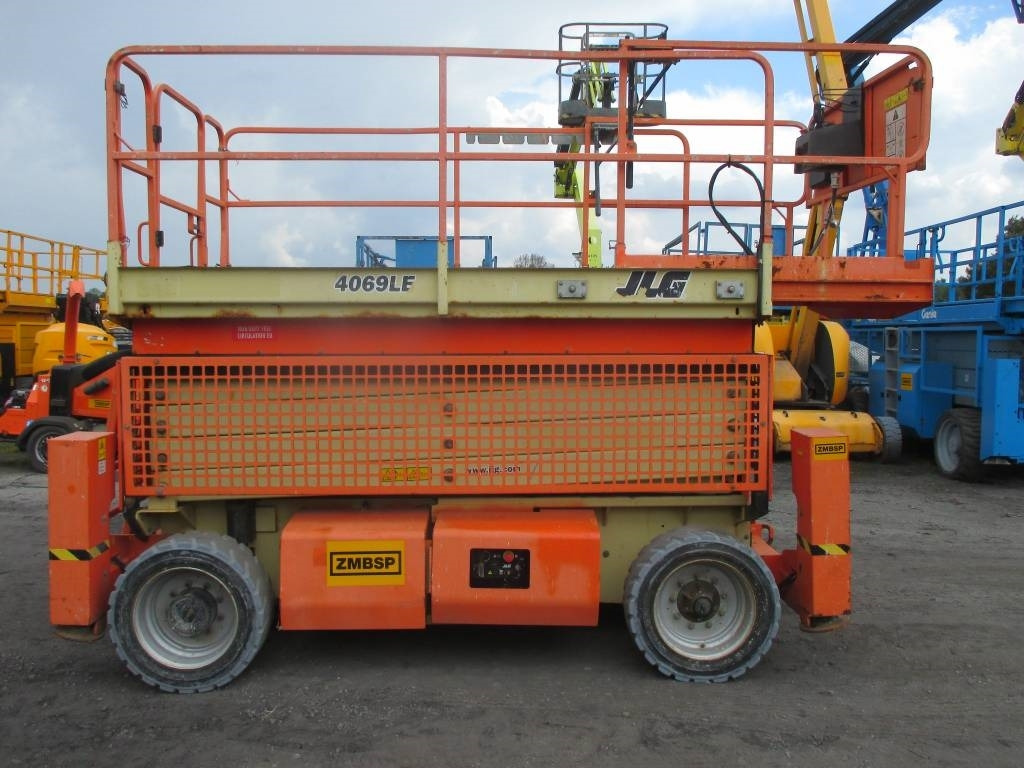 JLG 4069 LE - Ngritës gërshërë: foto 2 JLG 4069 LE - Ngritës gërshërë: foto 2