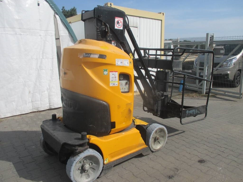 Manitou 100 VJR - Ngritës me direk vertikal: foto 2 Manitou 100 VJR - Ngritës me direk vertikal: foto 2