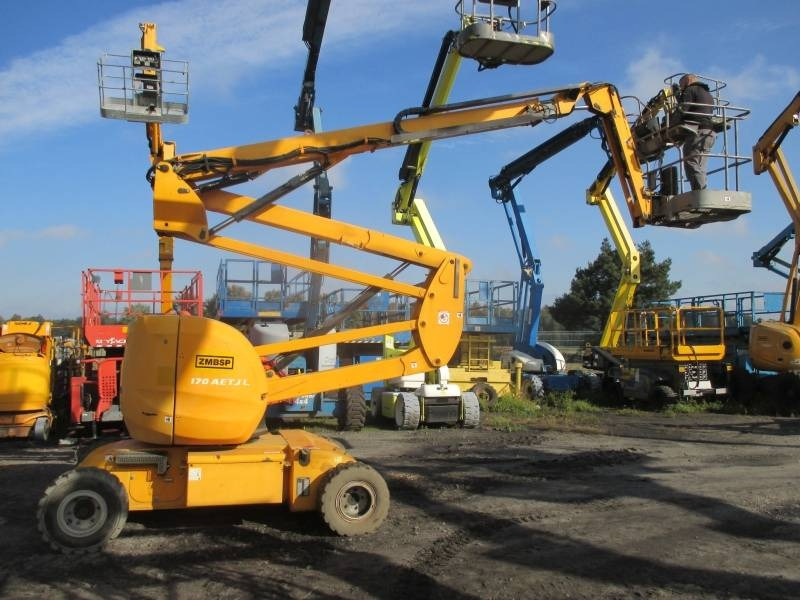 Manitou 170 AETJ Bi-Energy - Krah me çernjerë: foto 1 Manitou 170 AETJ Bi-Energy - Krah me çernjerë: foto 1