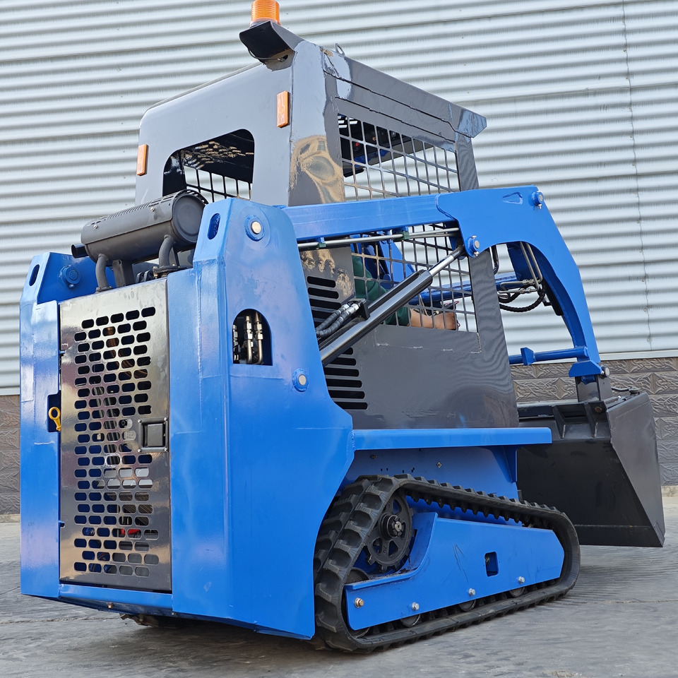 LEZUM LA670 Mini Small Skid Steer Loader Compact Track Diesel Mini Skid Steer Loader For Sale With Small Mini Skid Steer Attachments 4 In 1 Bucket - Mini fadrom: foto 5 LEZUM LA670 Mini Small Skid Steer Loader Compact Track Diesel Mini Skid Steer Loader For Sale With Small Mini Skid Steer Attachments 4 In 1 Bucket - Mini fadrom: foto 5