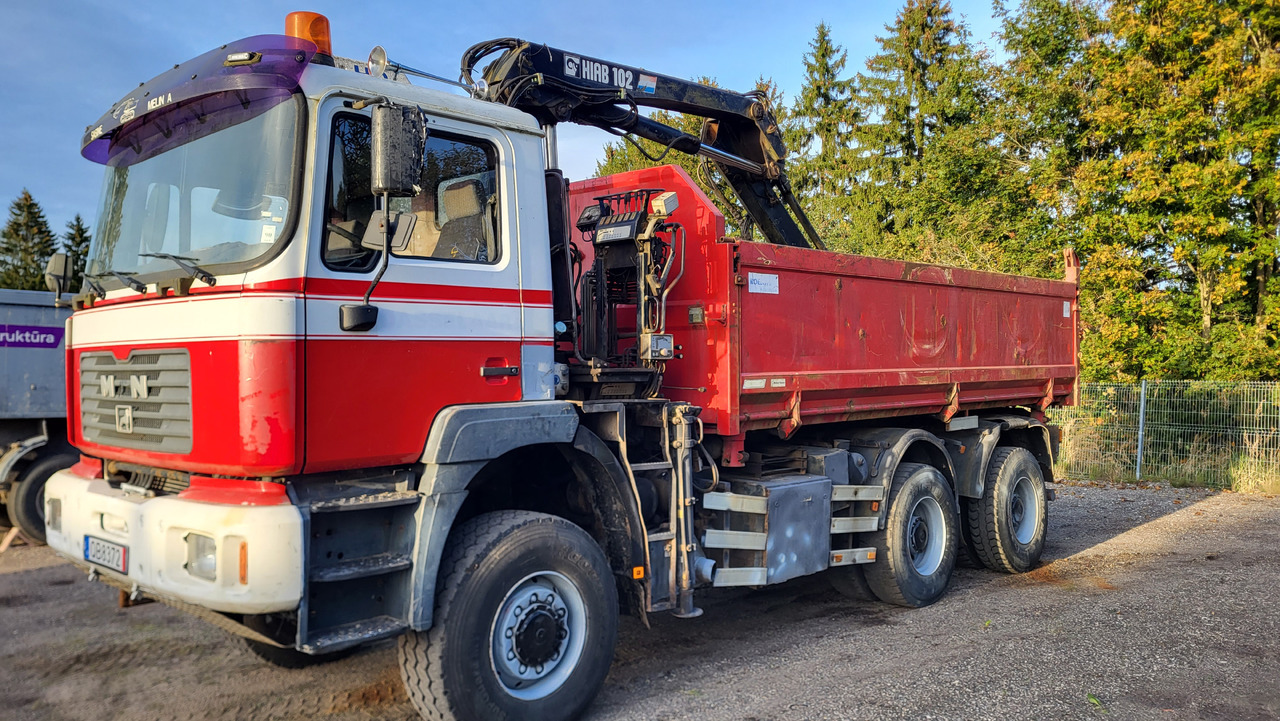 MAN 33.414 6X6 HIAB 102 33.414 - Kamion vetëshkarkues: foto 1 MAN 33.414 6X6 HIAB 102 33.414 - Kamion vetëshkarkues: foto 1