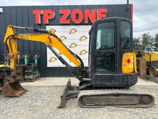 Bobcat E35 Cabine à 23 500 € HT - Miniekskavator: foto 2 Bobcat E35 Cabine à 23 500 € HT - Miniekskavator: foto 2