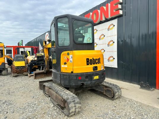 Bobcat E35 Cabine à 23500 € HT - Miniekskavator: foto 4 Bobcat E35 Cabine à 23500 € HT - Miniekskavator: foto 4