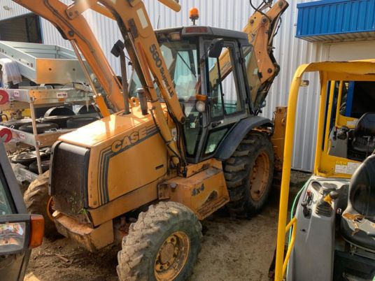 Case 580 SUPER LE Ride Control - Fadromë me shkarkim nga prapa: foto 4 Case 580 SUPER LE Ride Control - Fadromë me shkarkim nga prapa: foto 4