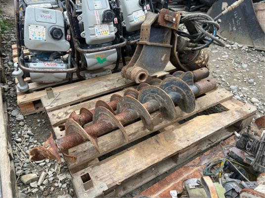 Tariere hydraulique pour pelle 2T5 à 3T5 - Punto: foto 2 Tariere hydraulique pour pelle 2T5 à 3T5 - Punto: foto 2