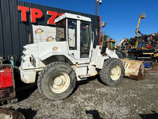 Venieri Case 421B à 13 500 € HT - Fadrom me goma: foto 4 Venieri Case 421B à 13 500 € HT - Fadrom me goma: foto 4