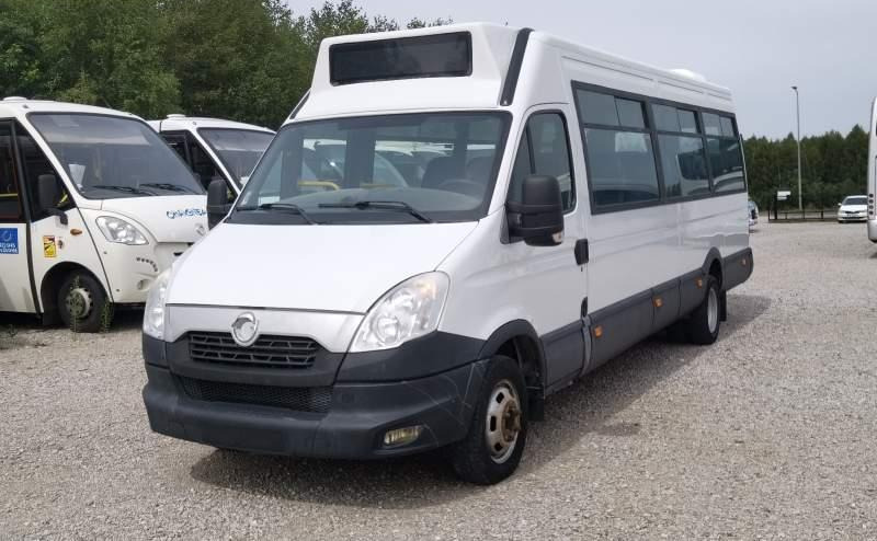 Iveco Daily 23 *NOWY SILNIK* 2 SZTUKI*, klima, winda - Autobus suburban: foto 2 Iveco Daily 23 *NOWY SILNIK* 2 SZTUKI*, klima, winda - Autobus suburban: foto 2