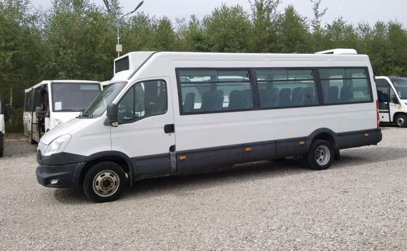 Iveco Daily 23 *NOWY SILNIK* 2 SZTUKI*, klima, winda - Autobus suburban: foto 4 Iveco Daily 23 *NOWY SILNIK* 2 SZTUKI*, klima, winda - Autobus suburban: foto 4