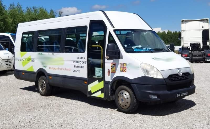 Iveco Daily 23 miejsca, KLIMA, WEBASTO - Autobus suburban: foto 1 Iveco Daily 23 miejsca, KLIMA, WEBASTO - Autobus suburban: foto 1