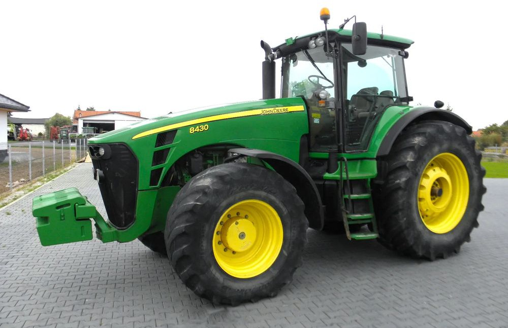 John Deere 8430 2008 Rok, Nie Malowany, Stan Bardzo Dobry - Traktor: foto 1 John Deere 8430 2008 Rok, Nie Malowany, Stan Bardzo Dobry - Traktor: foto 1