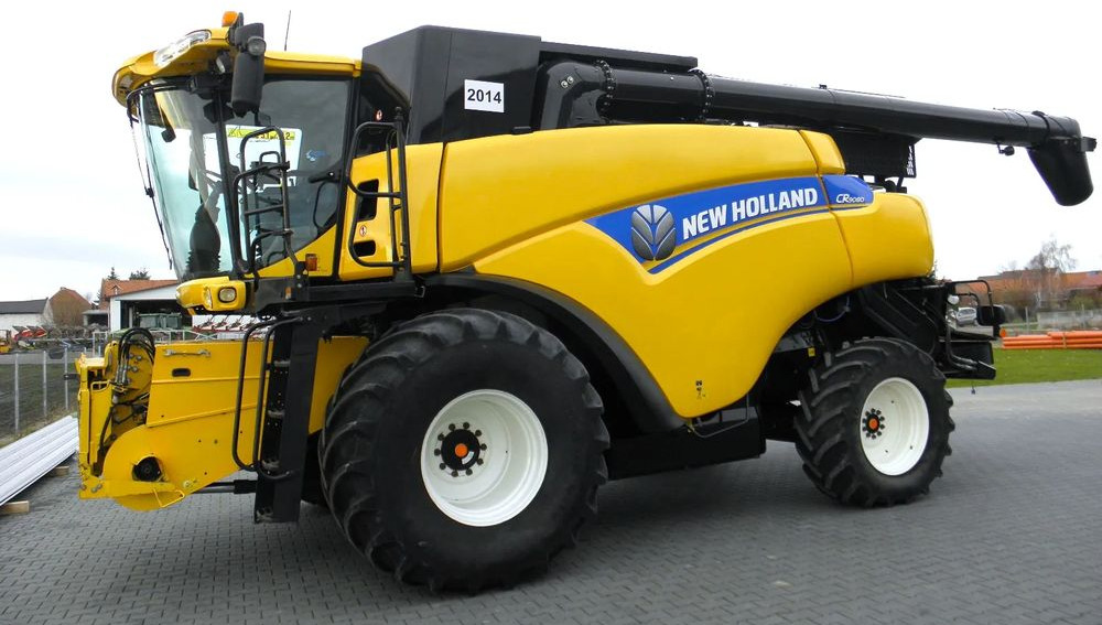 New Holland CR9080 2013 Rok , heder Varifeed 9,15m, Nowsza Wersja, Nie Malowany, Stan Idealny - Autokombajnë: foto 1 New Holland CR9080 2013 Rok , heder Varifeed 9,15m, Nowsza Wersja, Nie Malowany, Stan Idealny - Autokombajnë: foto 1
